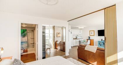 Fort Myers Beach Studio w/ Balcony & Views!