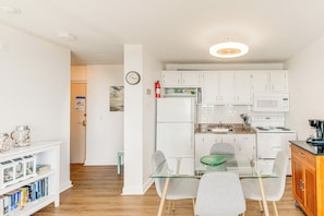 Apartment (0 Bedroom) | Interior - Fort Myers Beach Studio w/ Balcony & Views! (Fort Myers Beach)
