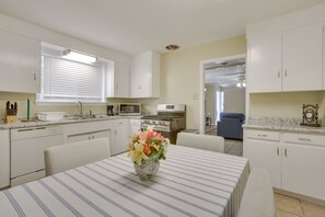 House (3 Bedrooms) | Private kitchen - 5 Mi to City Park: New Orleans Area Home (Metairie)