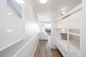 2 室のベッドルーム、アイロン / アイロン台、WiFi、ベッドシーツ