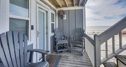 Ocean Isle Beach Condo w/ Balcony: Steps to Shore!