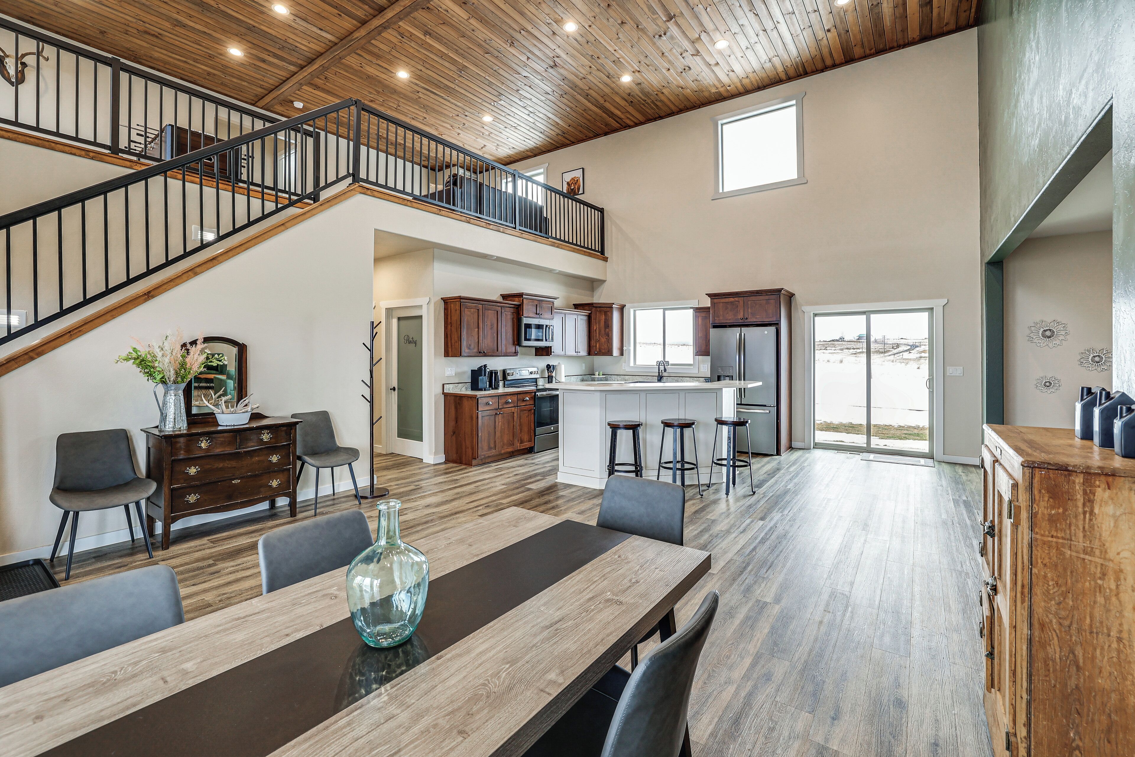 House (3 Bedrooms) | Interior