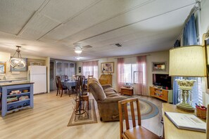 House (2 Bedrooms) | Interior