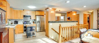 Charming Savage Home w/ Yard: 18 Mi to Minneapolis