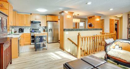 Charming Savage Home w/ Yard: 18 Mi to Minneapolis