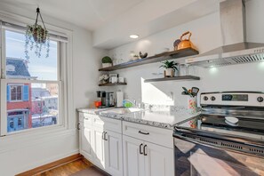 Apartment (3 Bedrooms) | Interior - Charming Pottstown Apartment - Walk to Town! (Pottstown)