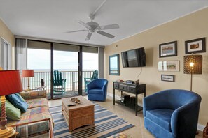 TV - Pelican Watch 501 - Oceanfront 3 bedroom end unit! (Carolina Beach)