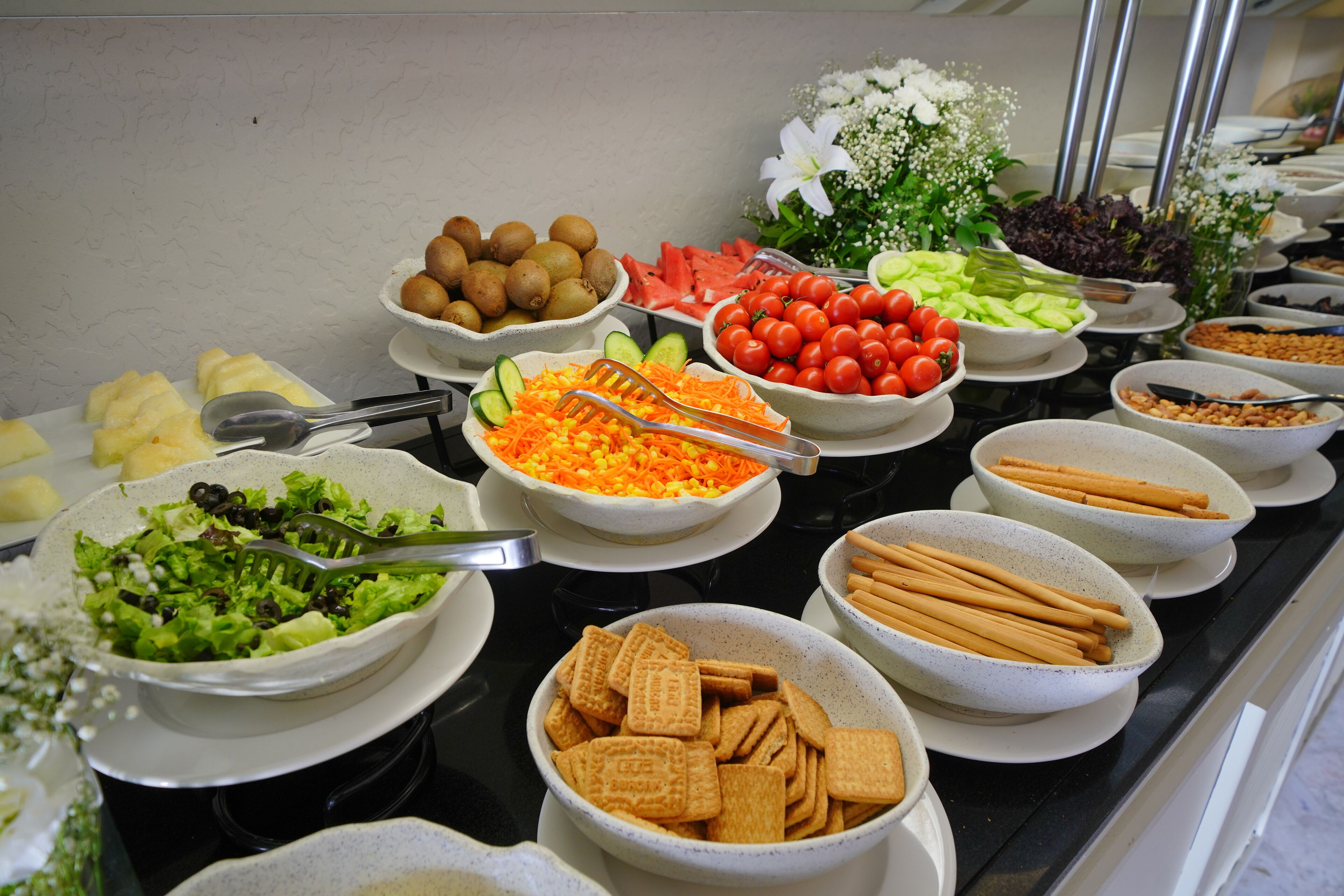 Café da manhã com buffet grátis todos os dias