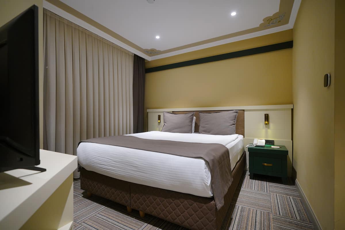 Superior Room, Garden View | 1 bedroom, Egyptian cotton sheets, premium bedding, free minibar items