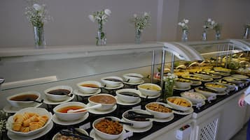 Free daily buffet breakfast