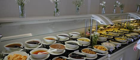Free daily buffet breakfast