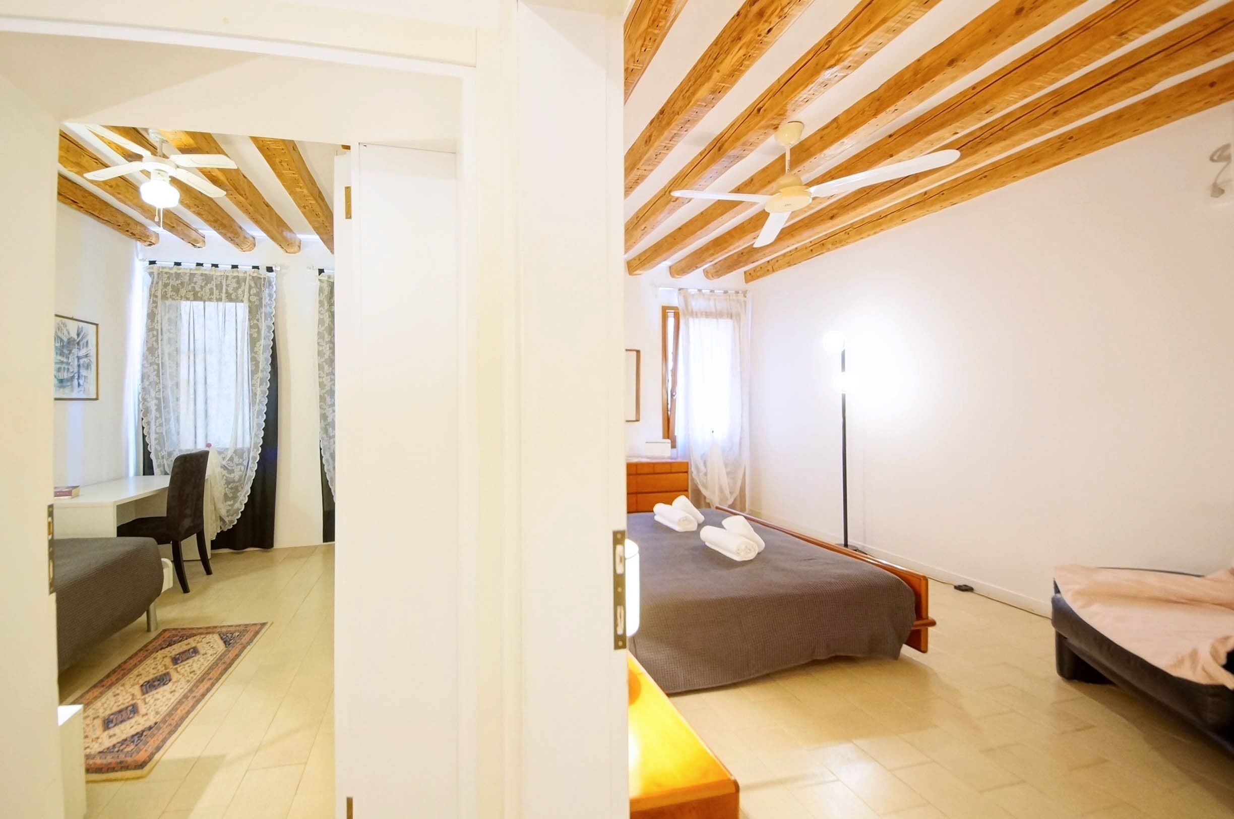 Apartment | 2 bedrooms, desk, iron/ironing board