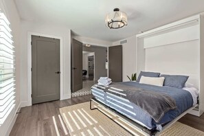 4 bedrooms, desk, iron/ironing board, travel cot - Greenway Getaway - Private Pool - North Scottsdale (Scottsdale)
