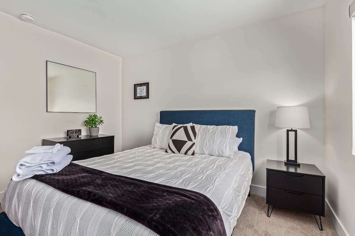 4 Schlafzimmer, Schreibtisch, Bügeleisen/Bügelbrett, Reisekinderbett