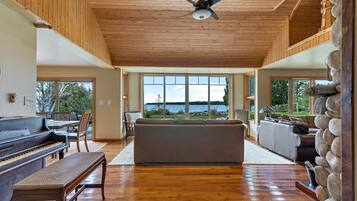 Smart TV, fireplace, DVD player, offices