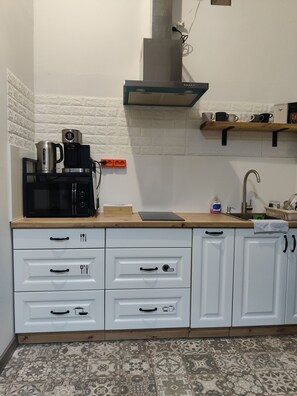 Full-sized fridge, microwave, stovetop, griddle - VIKI Kazimierz (Kraków)