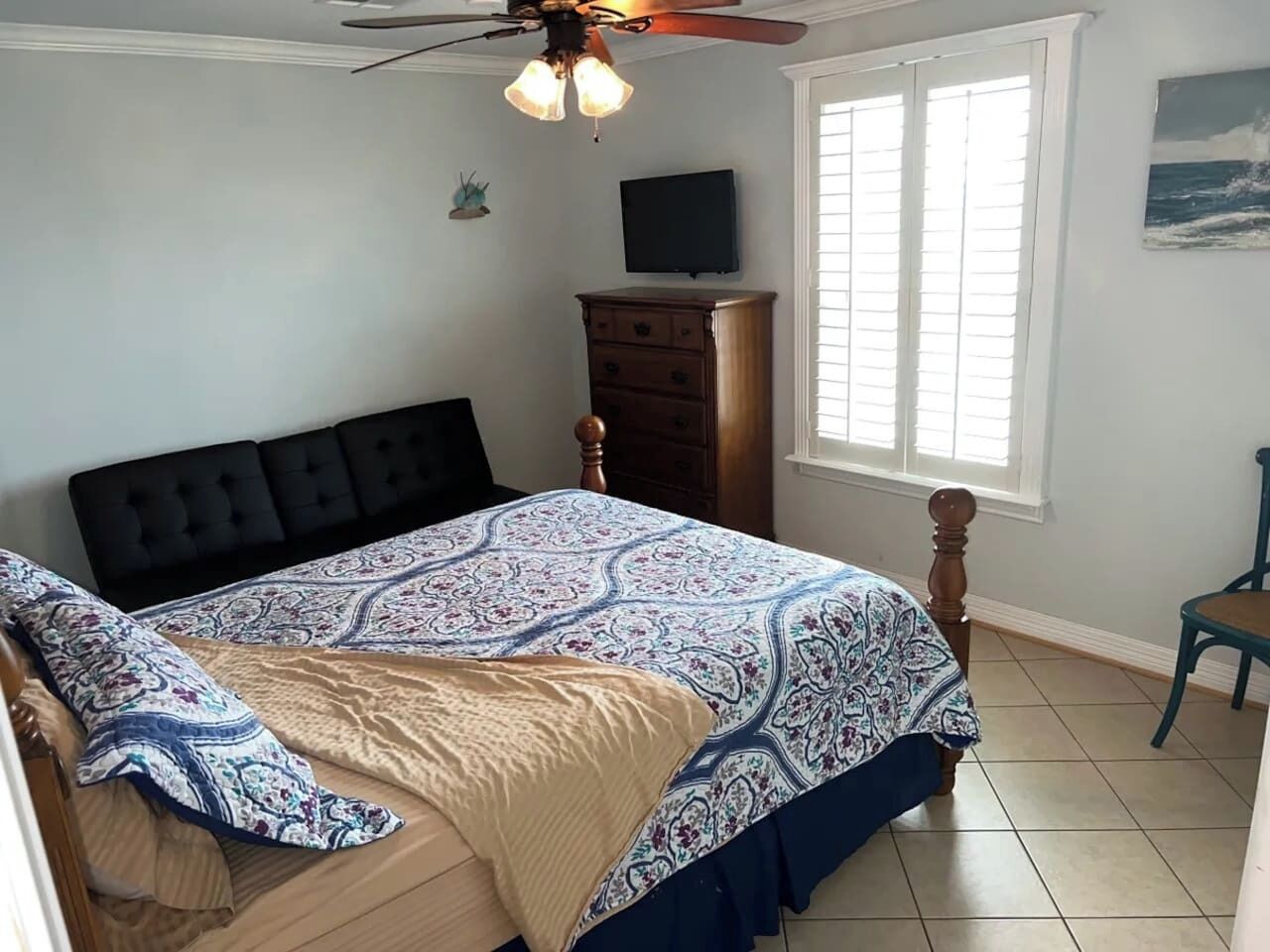 3 多间卧室、免费 WiFi、床单