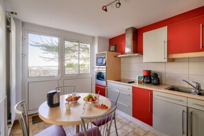 Refrigerador, microondas, horno y lavavajillas