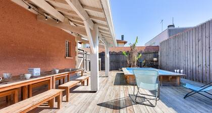 950m from the beach- House for 10 with a pool