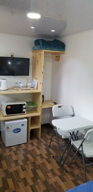 Kamar Standar | 1 kamar tidur, seprai premium, selimut bulu angsa, dan busa memori