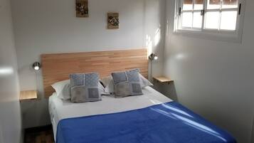 Standard Room | 1 bedroom, premium bedding, down duvets, memory-foam beds