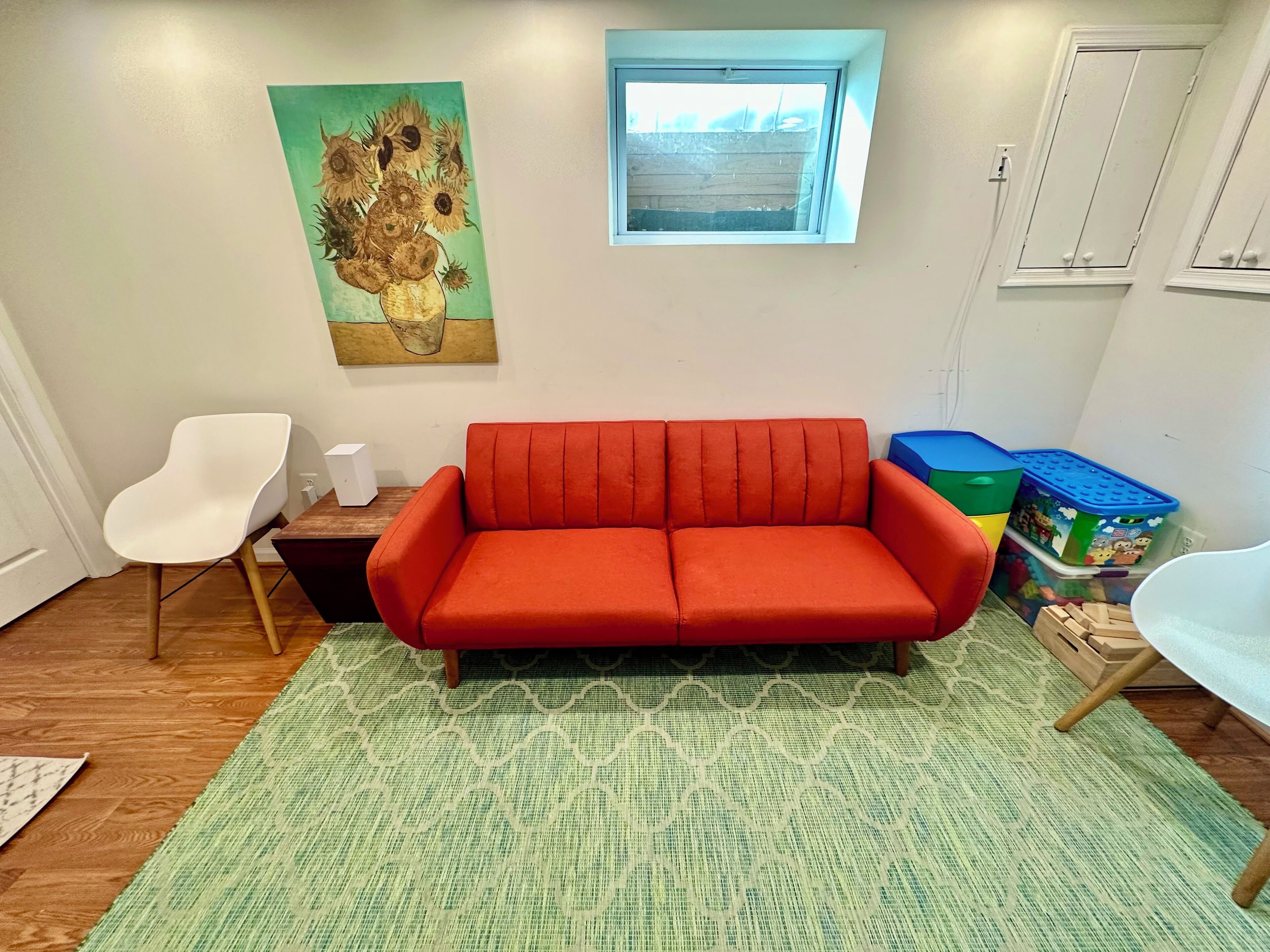 Smart-TV, peis og bøker