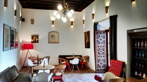 Coffee shop - Hostel Café FRENTEABASTOS (Carmona)