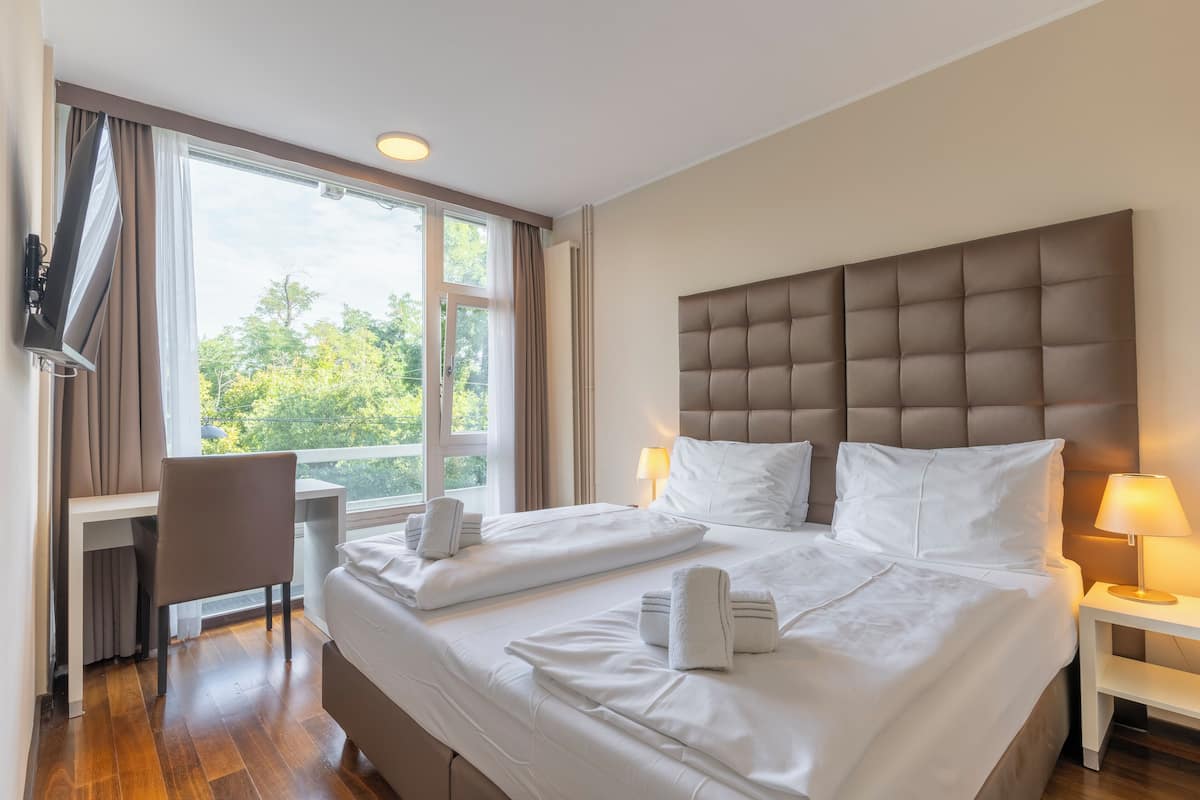 Standard Studio, 1 Bedroom (Red) | Desk, iron/ironing board (on request), WiFi (free), bed sheets