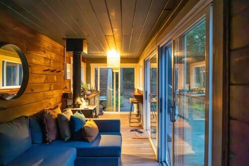 Container Cabin in the Catskills [Forest]