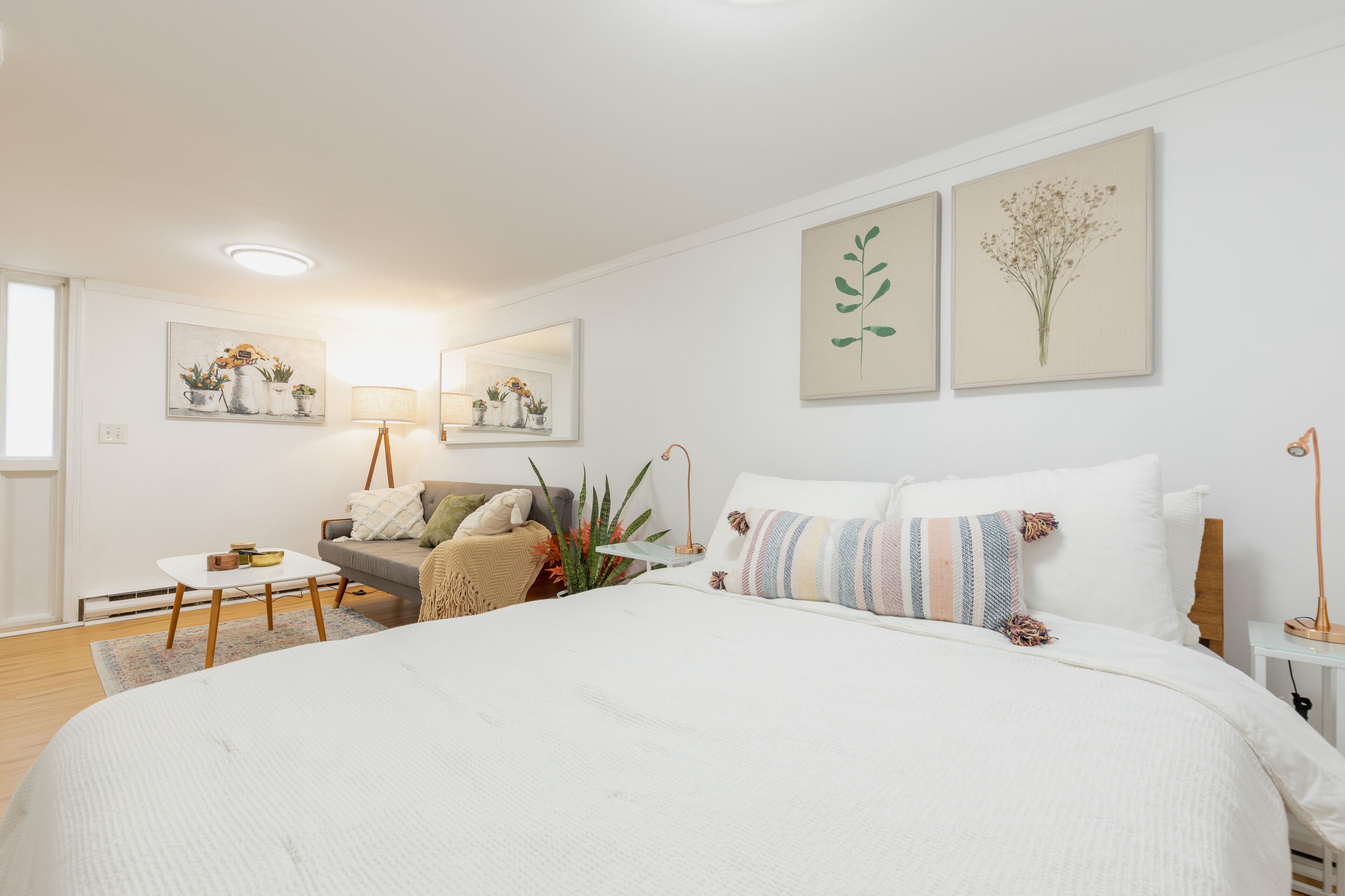 Corner Cottage - cozy studio just north of Boston
