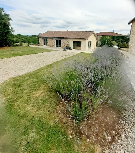 Tranquility in the French countryside - close to the action and yet seems so far