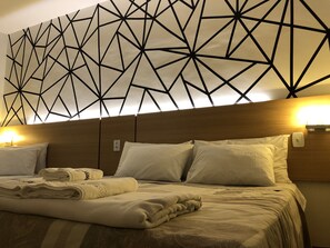 Minibar, wifi gratuïta i roba de llit 