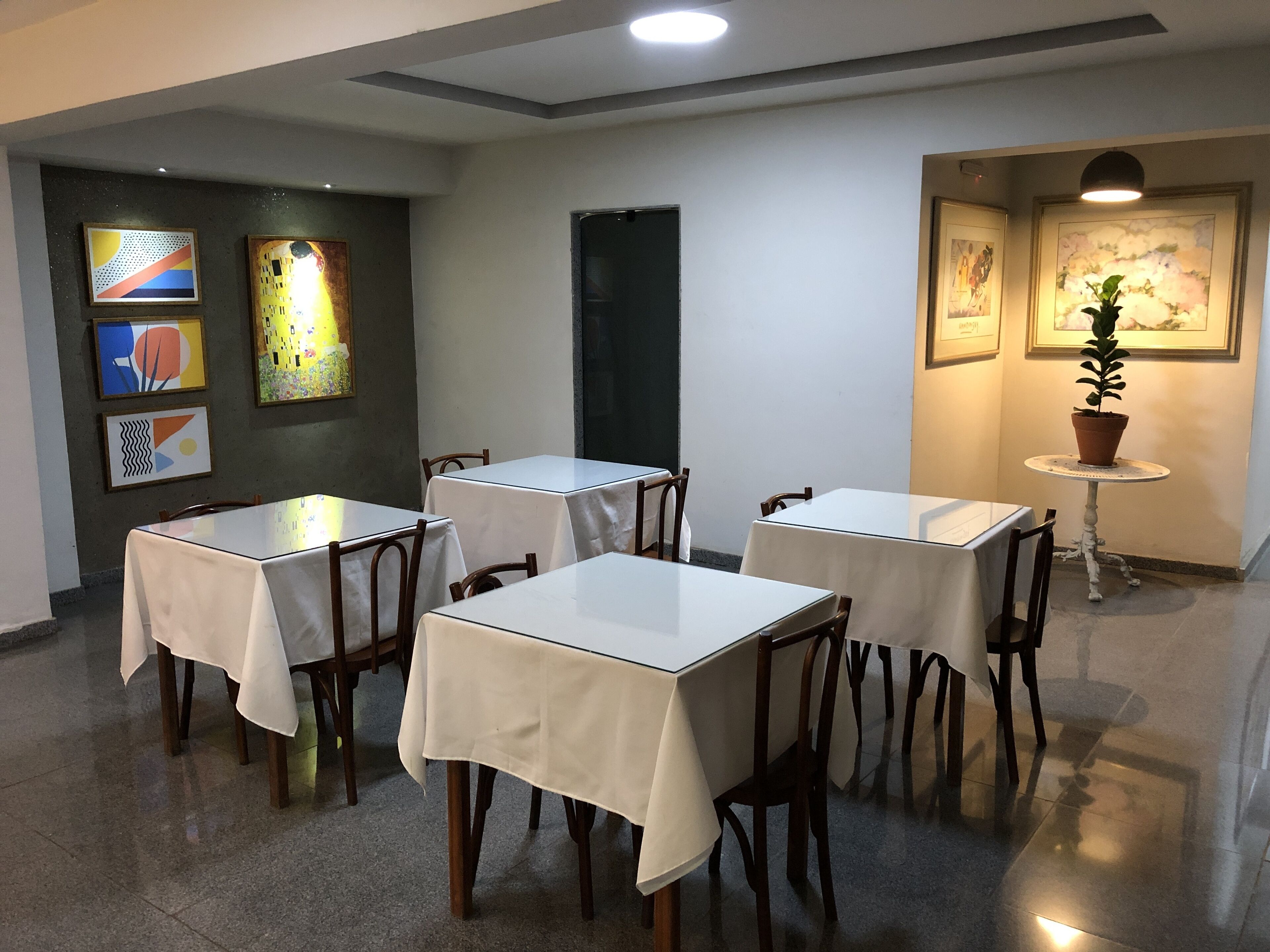 包含每日自助早餐