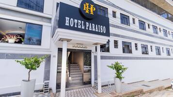 Fachada da propriedade