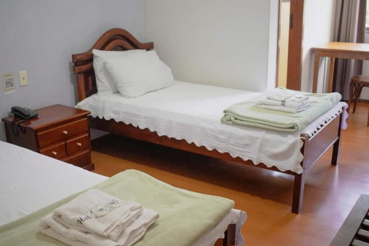 Comfort Twin Room | Minibar, free WiFi, bed sheets