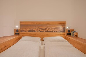 4 bedrooms, travel cot, free WiFi