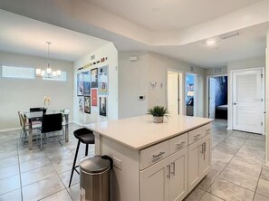 Dining - Beautiful 3/2 Condo close to Disney Parks 344 (Kissimmee)