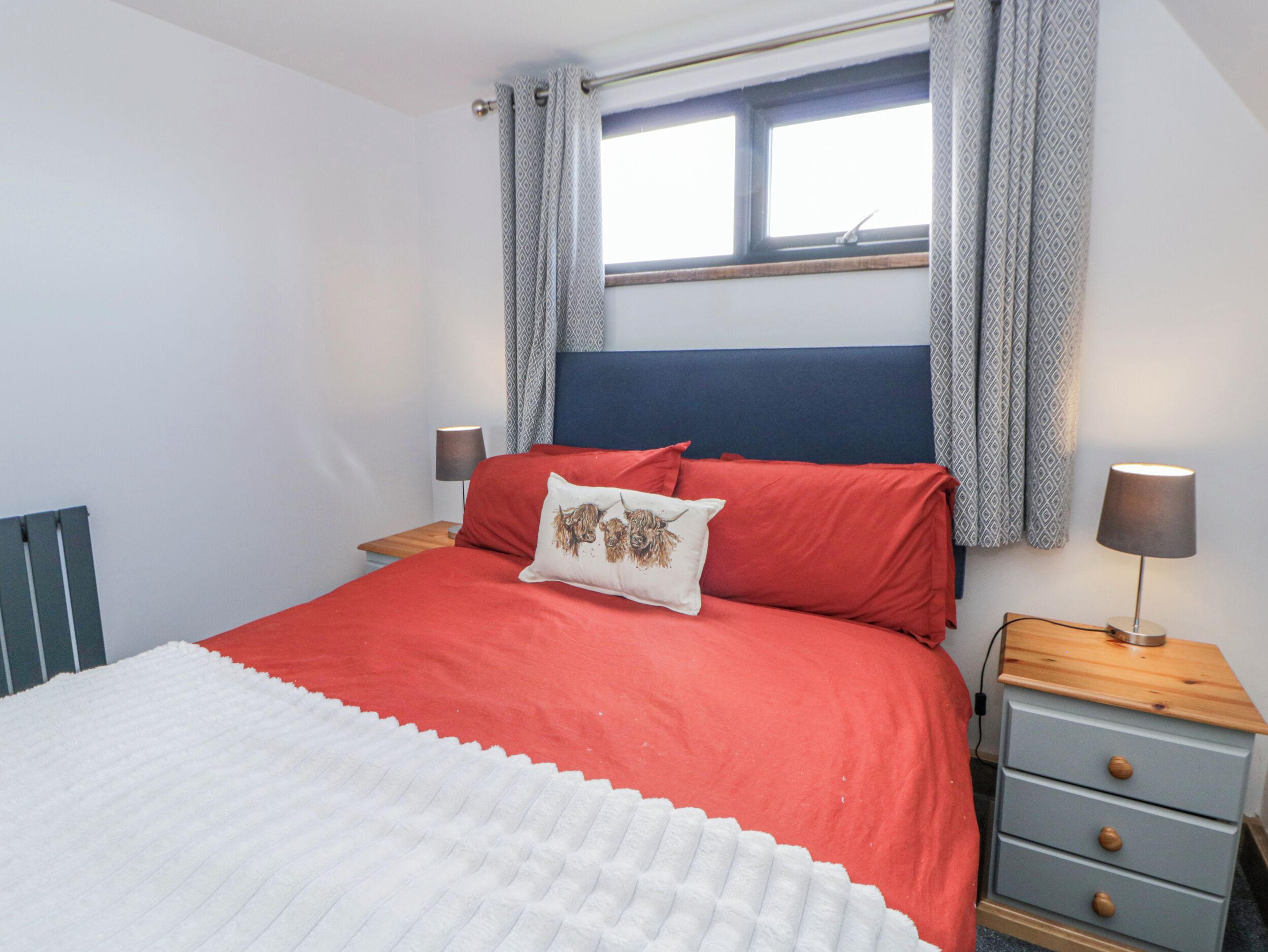 2 bedrooms, individually decorated, individually furnished, free WiFi