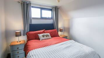 2 bedrooms, individually decorated, individually furnished, free WiFi