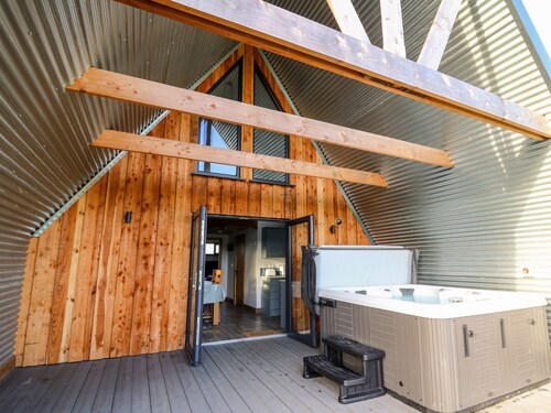 Valley View Hideaway