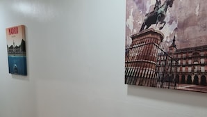 Luokittelematon kuva, 5 kautta 25, painike