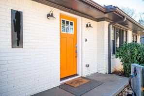 Exterior detail - Modern 4bd/3ba Home in the heart of Decatur (Decatur)