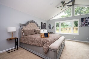 3 chambres, fer et planche à repasser, Wi-Fi, draps fournis