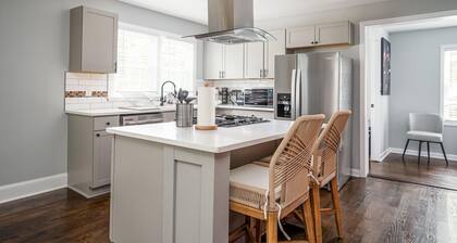 Luxury Sports Art Gallery - 15 mins to ATL Battery