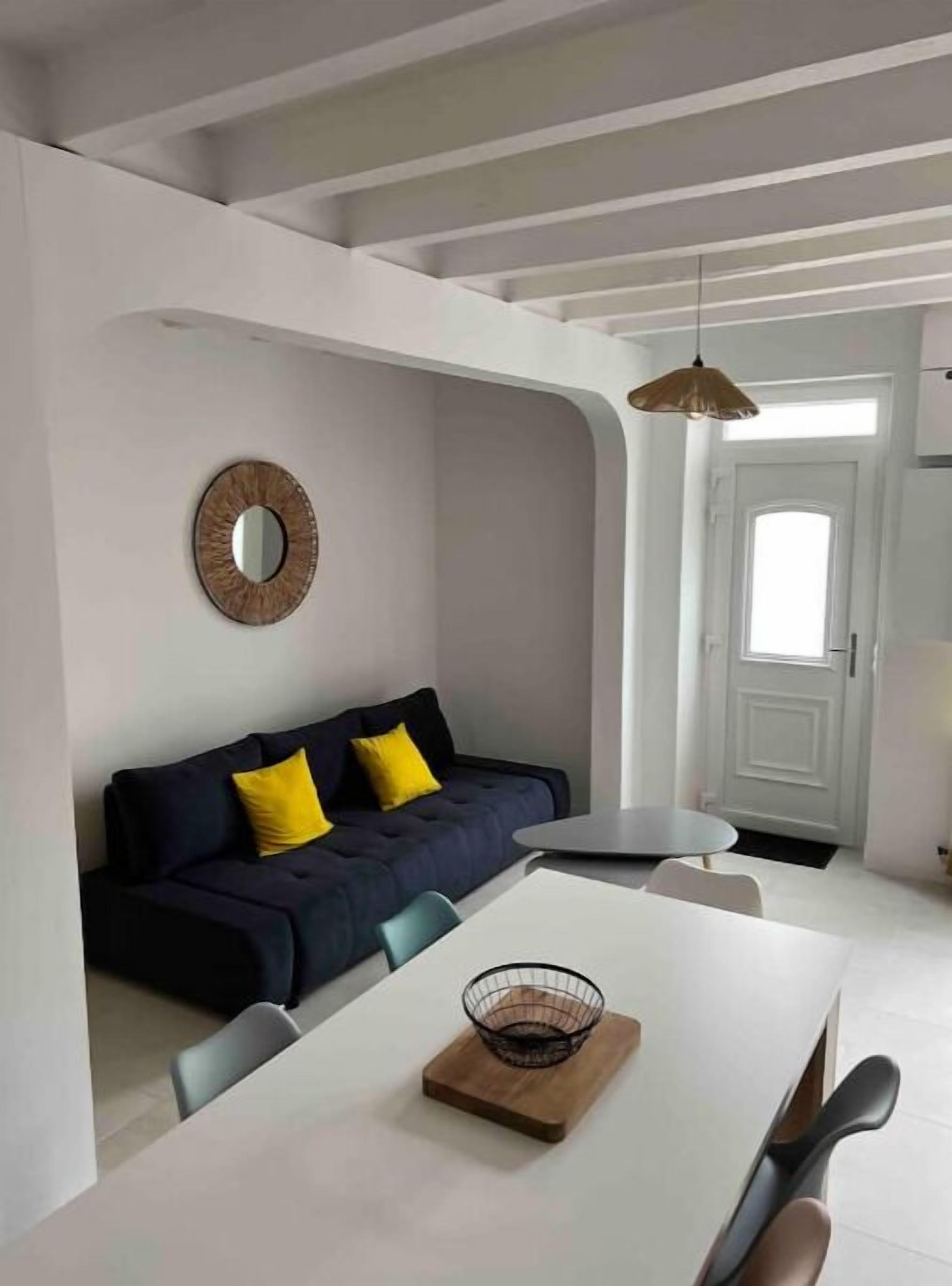 Smart-tv, boeken en een stereo