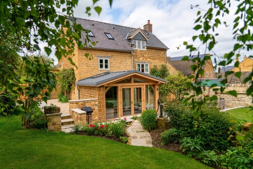 Dog friendly cottage - Gardners Cottage