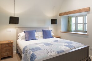 4 chambres, fer et planche à repasser, Wi-Fi, draps fournis