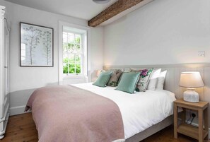 House | 3 bedrooms, iron/ironing board, free WiFi, bed sheets - Beautiful Cotswold Cottage in Rodborough, Stroud (Stroud)