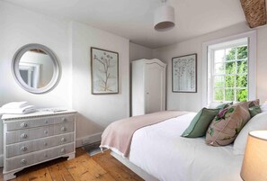 House - Beautiful Cotswold Cottage in Rodborough, Stroud (Stroud)