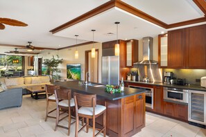 Interior - Ko Olina Beach Villas B107: Luxurious Beachfront 3-Bedroom Villa (Kapolei)